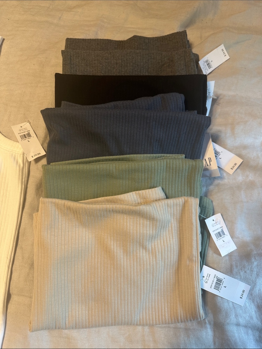 GAP Bundle Ribbed Tank Tops - Picture 2 of 4